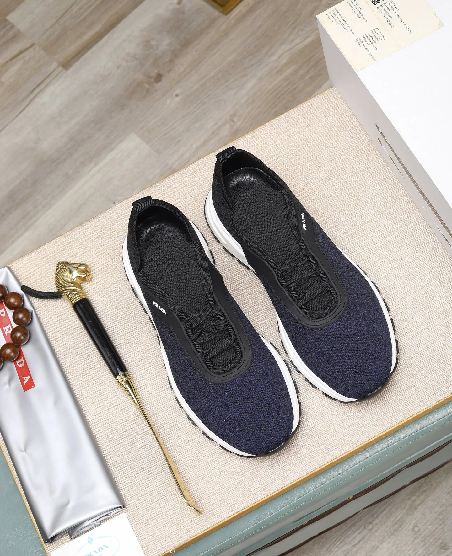 Men's clothing and shoes 💰500 👑👑The latest model of high-quality PRADA men's shoes on the Hong Kong purchasing agency official website has been launched in 1:1 copy, synchronized with Hong Kong counters, and on the same catwalk; all made of breathable fly weave ➕Imported breathable fabrics with cowhide lining, 🍡🍡The original 1:1 non-slip and wear-resistant; comfortable on the feet, attractive style, fine workmanship, and simple and neat shoe trees, showing the courage and toughness of men, 👍 Code number 38 to 45